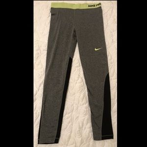 Women’s Nike pro thermal leggings